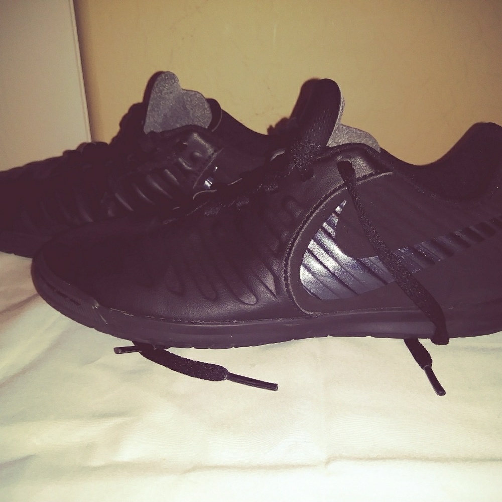 Nikes - Picture 3 of 3